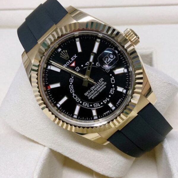 2-597.jpg RLX Sky Dweller