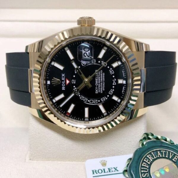 3-575.jpg RLX Sky Dweller