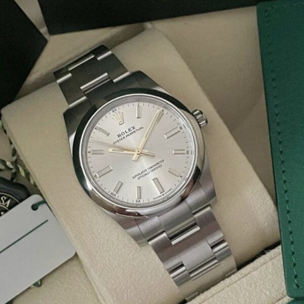 4-441.jpg RLX Oyster Perpetual vv