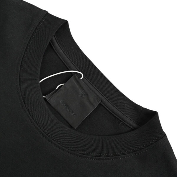 GVNCHY T-Shirt