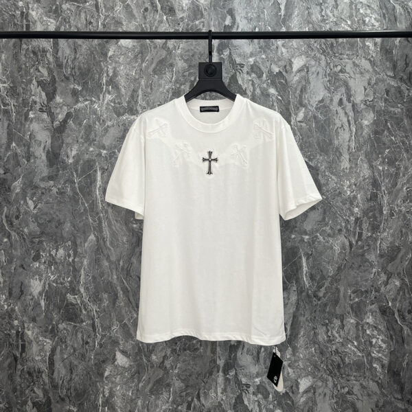 O1CN01XJ51Ea1lZ6qj6jfAk_2219803834832-0-cib.jpg CHRM HRTS T-shirt White Cross Embroidery