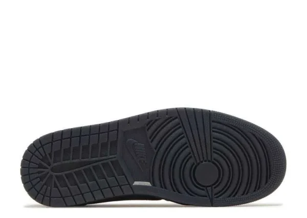 air-jordan-1-low-travis-scott-black-phantom-3.webp AIR JORDAN 1 LOW TRAVIS SCOTT ‘BLACK PHANTOM’