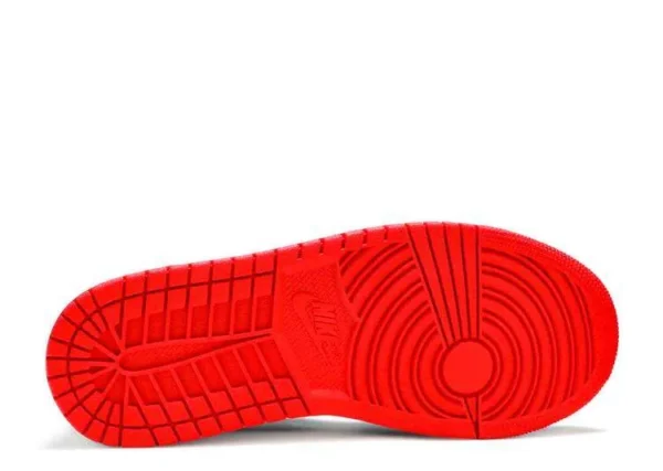 air-jordan-1-mid-usa-4.webp AIR JORDAN 1 MID ‘USA’