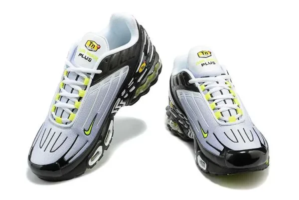 AIR MAX PLUS TN 3 ‘BLACK GREY VOLT’