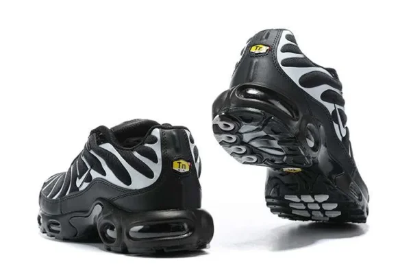 AIR MAX PLUS TN ‘BLACK METALLIC’