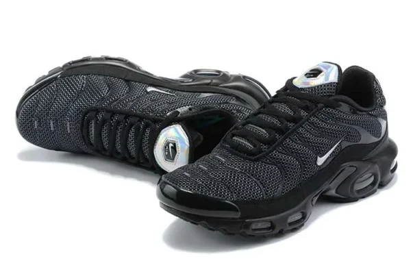 air-max-plus-tn-black-suede-silver-2.webp AIR MAX PLUS TN ‘BLACK SUEDE SILVER’