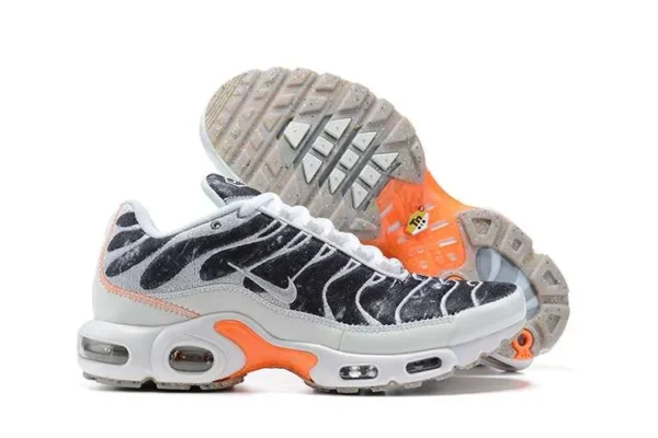 AIR MAX PLUS TN ‘CRATER’