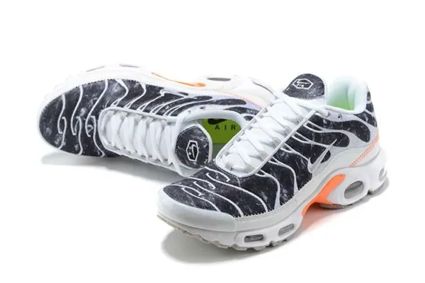 AIR MAX PLUS TN ‘CRATER’