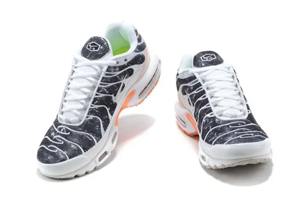 AIR MAX PLUS TN ‘CRATER’