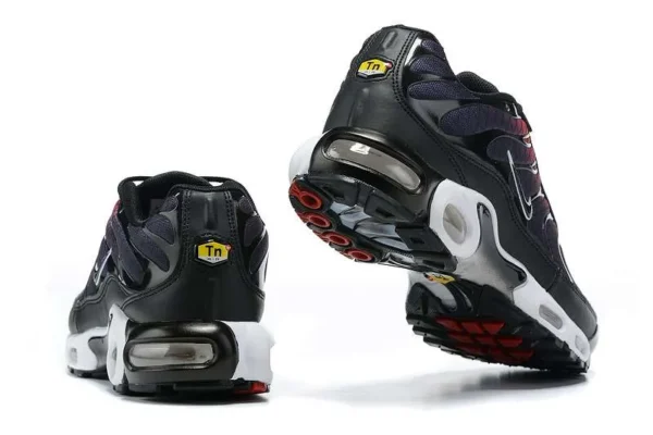AIR MAX PLUS TN ‘HALF RED BLACK’