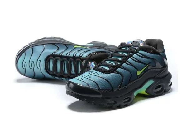 AIR MAX PLUS TN ‘IRIDESCENT’