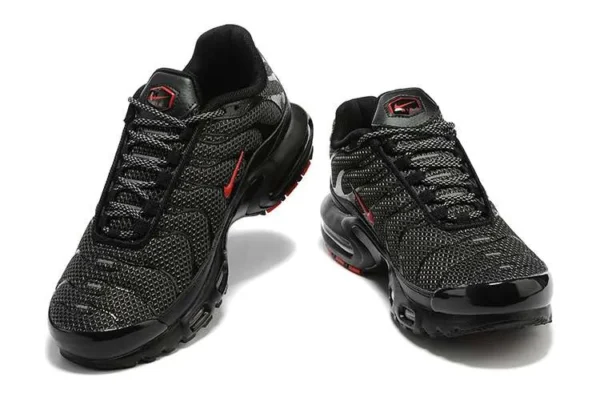 AIR MAX PLUS TN ‘METAL MESH RED’