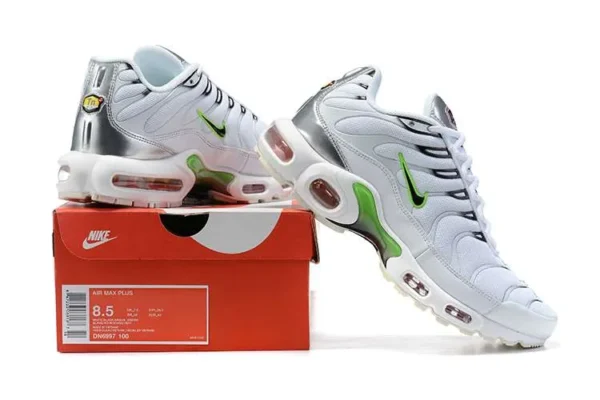 AIR MAX PLUS TN ‘NEON METALLIC SILVER’