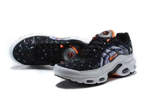 AIR MAX PLUS TN ‘UNIVERSE 2000’