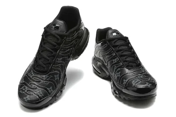 AIR MAX PLUS TN X LOUIS VUITTON