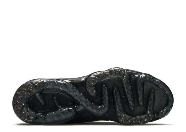 air-vapormax-2021-flyknit-triple-black-1.webp AIR VAPORMAX 2021 FLYKNIT ‘TRIPLE BLACK’