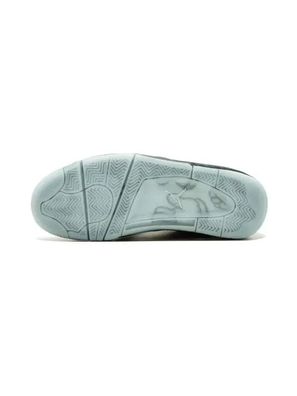 img_9143.webp Jordan retro 4 x Kaws negras
