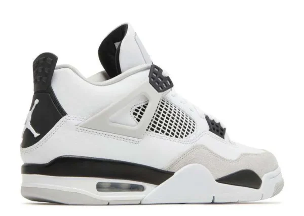 jordan-retro-4-military-black-2.webp JORDAN RETRO 4 ‘MILITARY BLACK’