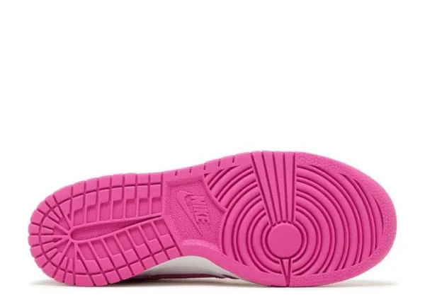SB DUNK LOW ‘ACTIVE FUCHSIA’