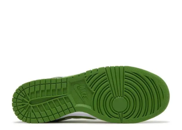 SB DUNK LOW ‘CLOROPHYLL