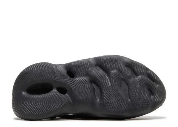 YEEZY FOAM RUNNER ‘ONYX’